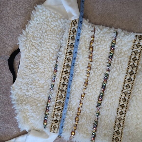 Zara Shaggy Sherpa Fleece Faux Fur Embellished Embroidered Street Sweater S - Picture 5 of 7